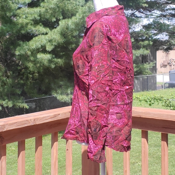 Coldwater Creek pink red black button up blouse M - Picture 4 of 9